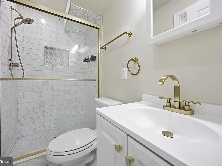 1935 Pohick Creek Ct — Photo 21