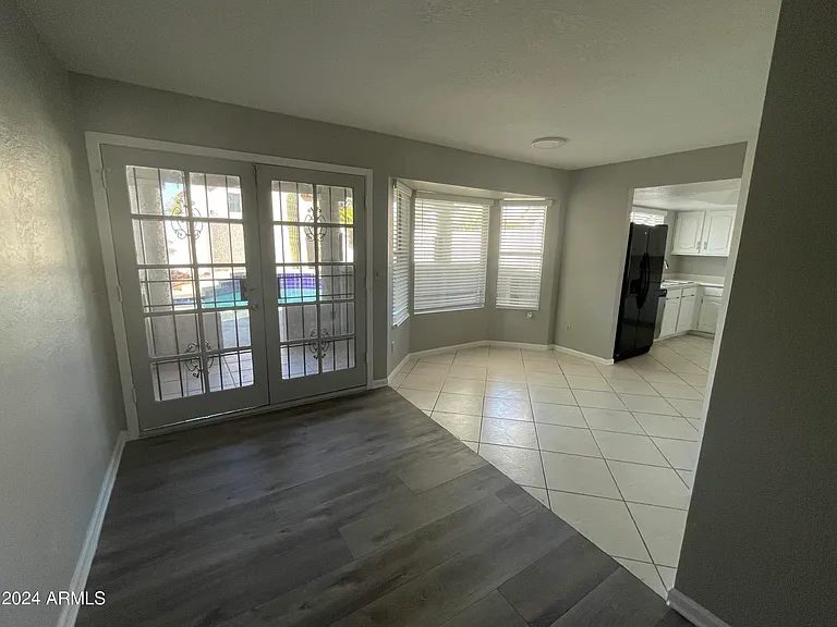 456 E Silver Creek Rd — Photo 10