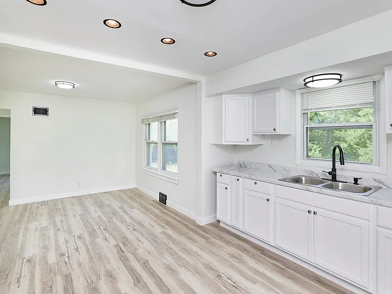 6009 Bermuda Dr — Photo 9