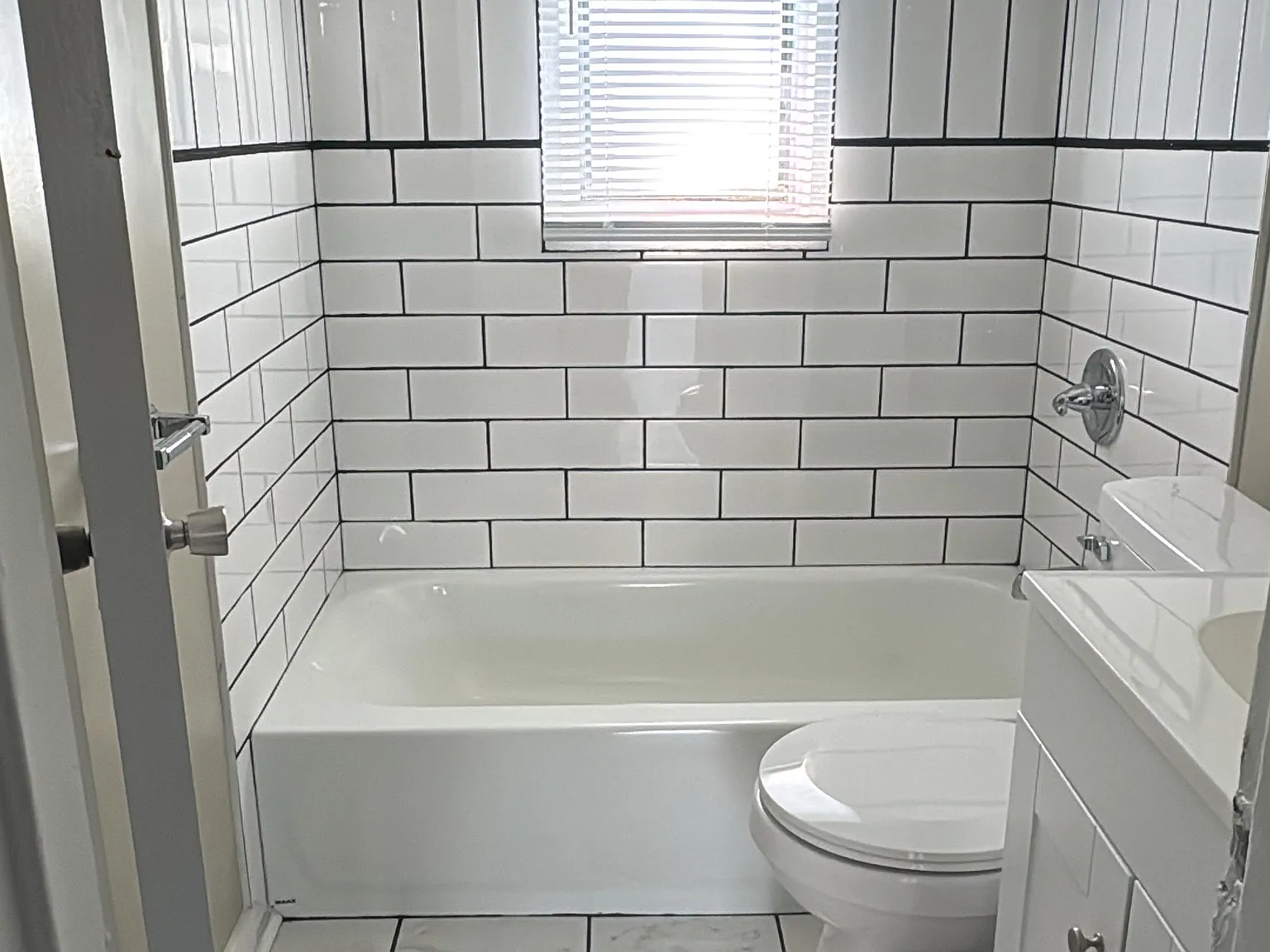2 bed, 900 sqft, $695 — Photo 3