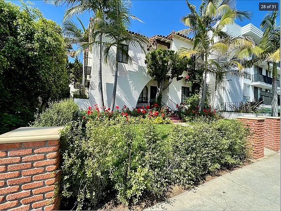 Front of property--entire front yard is private to this unit