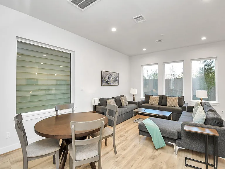 6115 De Campo St — Photo 8