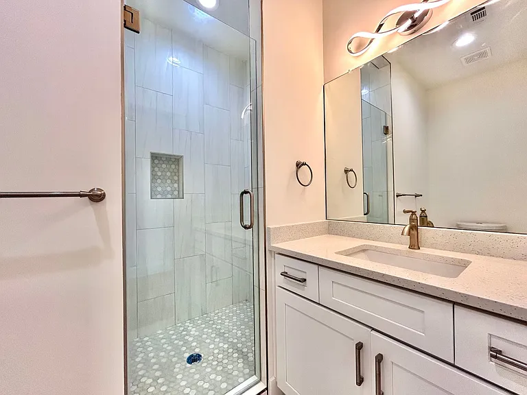 5605 Samuel Huston Ave #2 — Photo 8