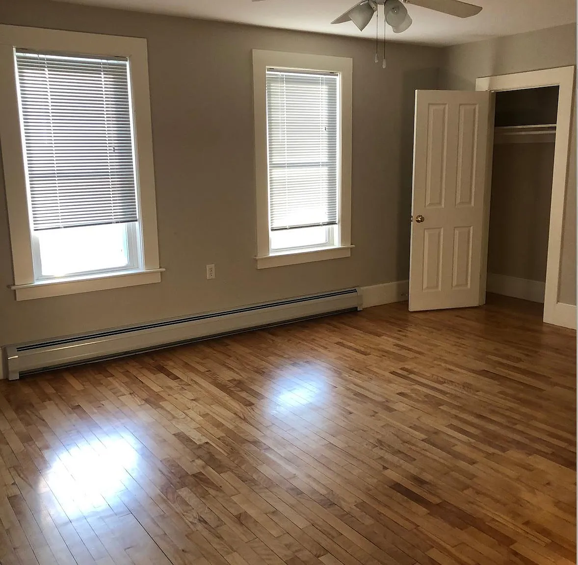 2 bed, 850 sqft, $2,400 — Photo 3
