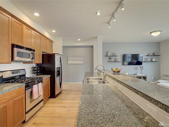 5th image of 1957 18th Ave NE