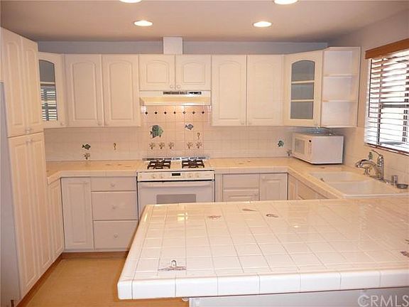5th image of 620 Beryl St Unit 12