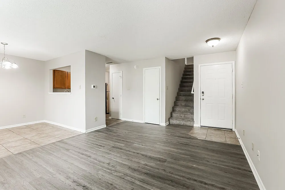 3 bed, 2.5 bath, 1311 sqft, $1,685 — Photo 4