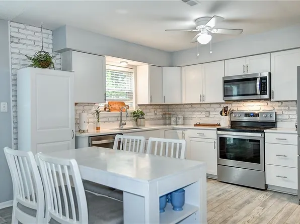 3217 Tiverton Dr, Virginia Beach, VA 23452