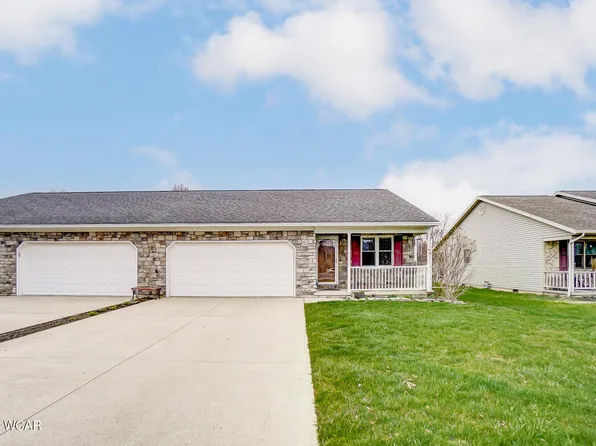 405 Eastown Dr, Wapakoneta, OH 45895