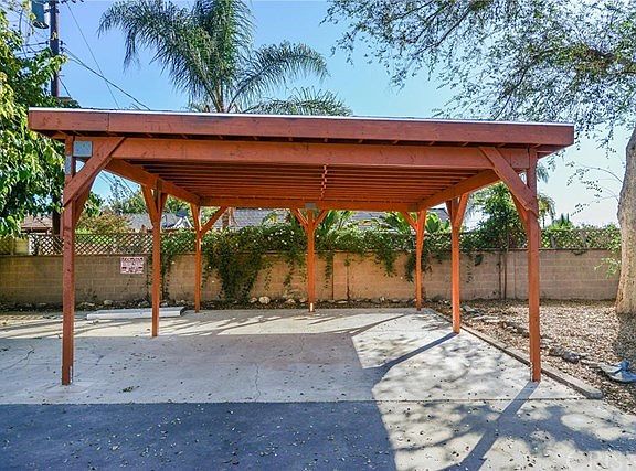 SPACIOUS CARPORT