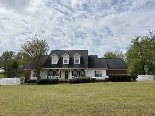 426 McRae Rd, Deatsville, AL 36022