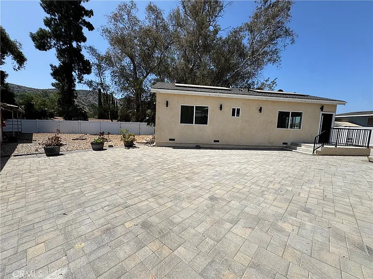 10054 Barling St — Photo 5