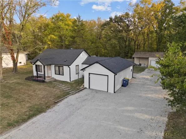 1122 Lake Maurer Rd, Excelsior Springs, MO 64024