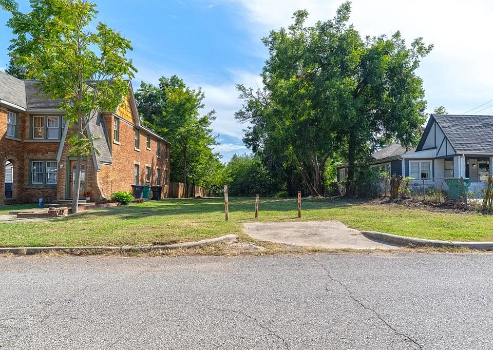 1st image of 722 NW 25th St Lot 12 & 13