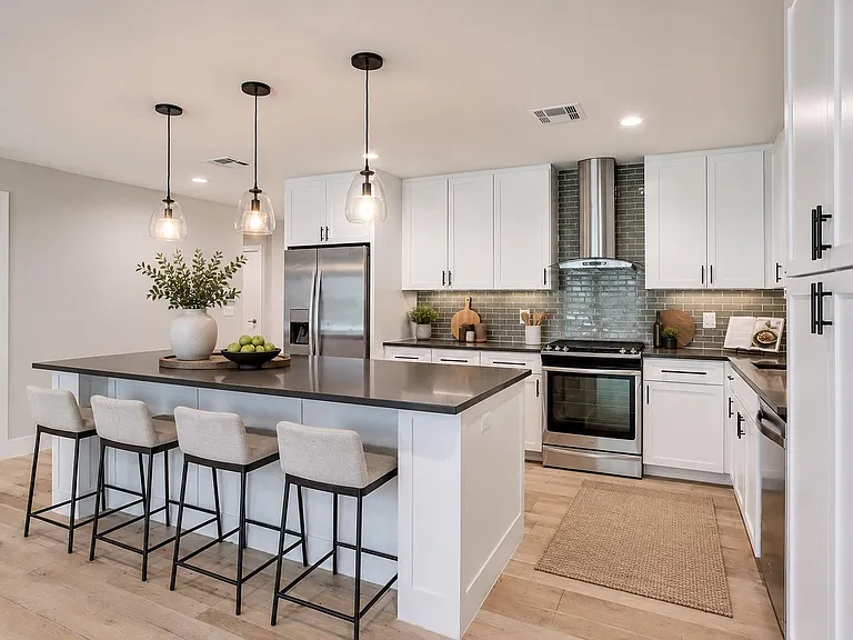 6203 Cary Dr — Photo 2