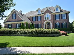 4N008 Ralph Waldo Emerson Ln, St Charles, IL 60175