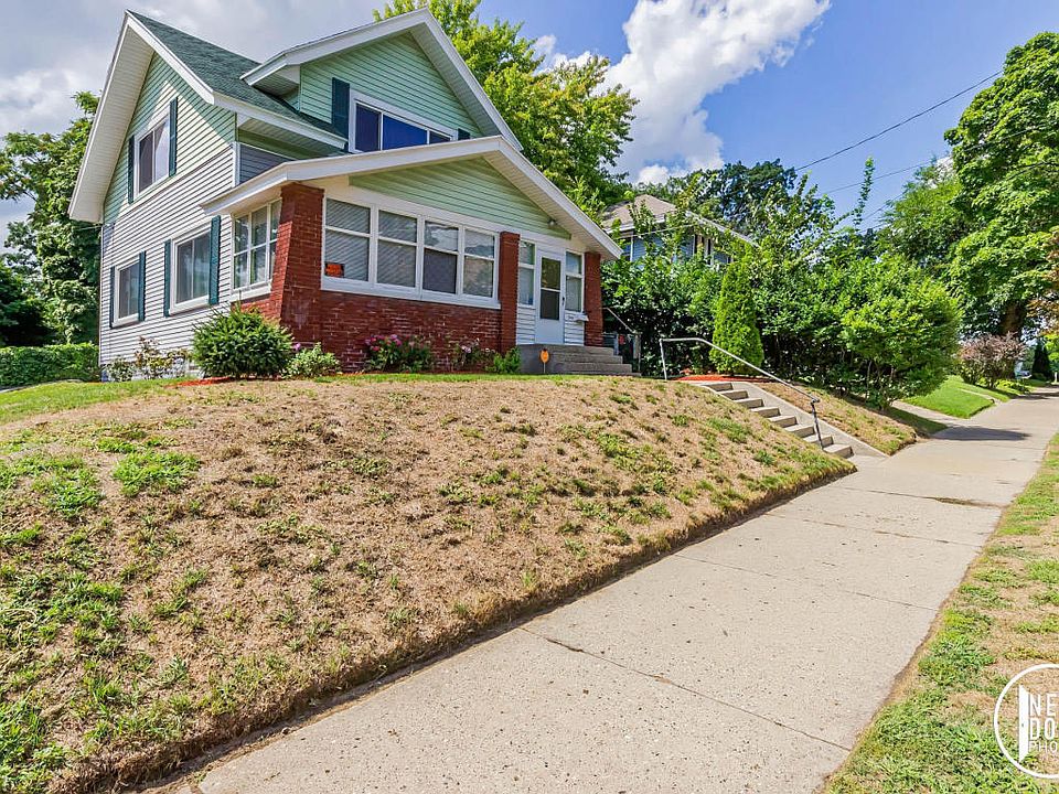 1st image of 1749 Godwin Ave SE