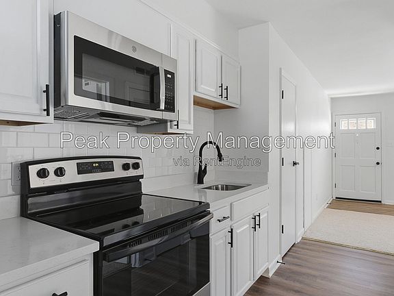 4th image of 402 S Center St #25
