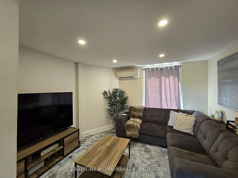 18 Ewing St #2 — Photo 6