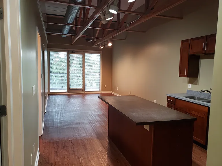 510 E 9th St #203 — Photo 2