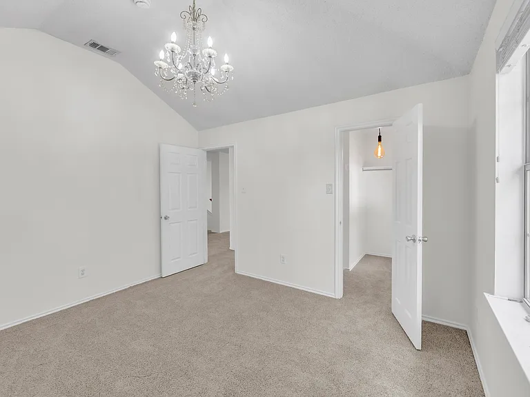 13221 Elmhurst Dr — Photo 32