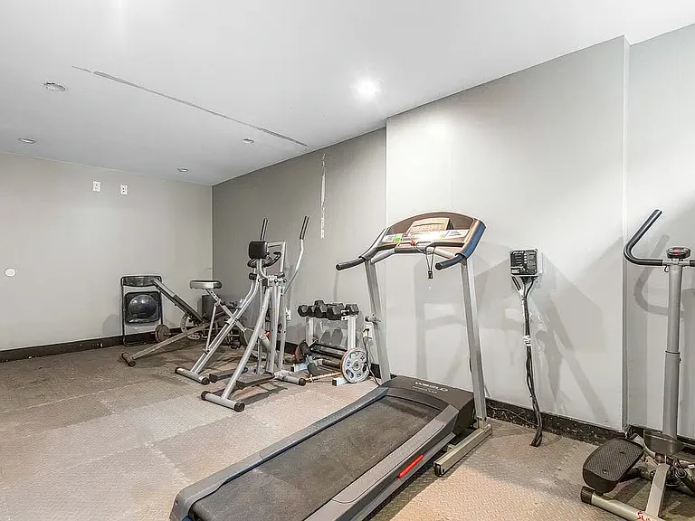1716 Woodbine St #1F — Photo 12