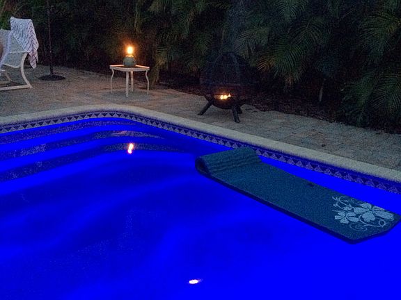LED pool light - you set the color