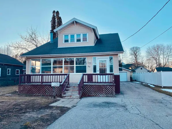 217 Hattie St, Marinette, WI 54143