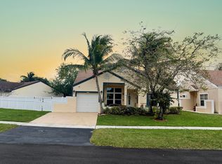 1240 SW 86th Ave, Pembroke Pines, FL 33025