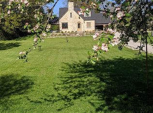 W277N2118 Lakeview Dr, Pewaukee, WI 53072