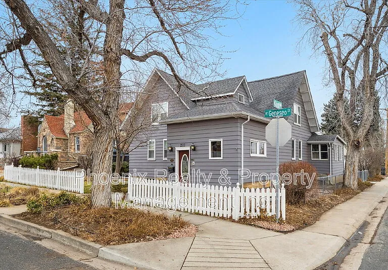 211 E Geneseo St — Photo 1