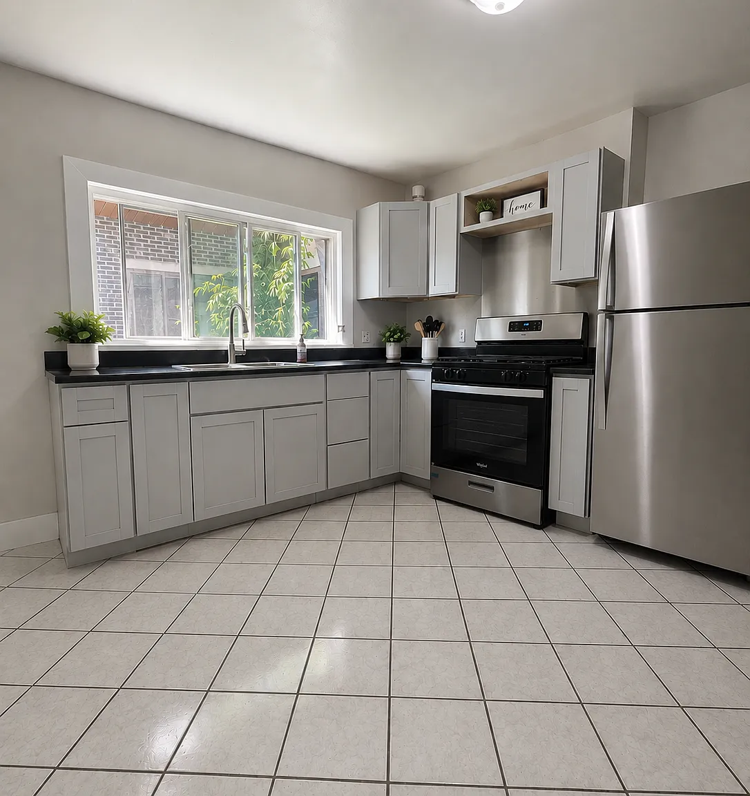 5 bed, $3,400 — Photo 1
