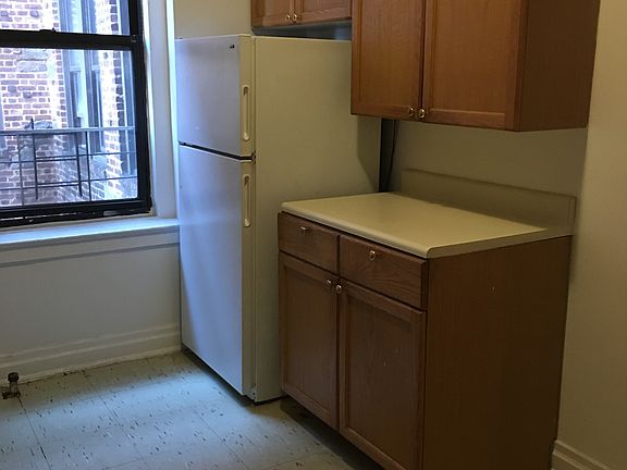 4th image of 83-46 118th St #004G00