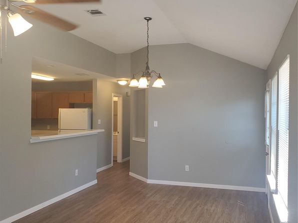 2221 Creekside Ln APT B