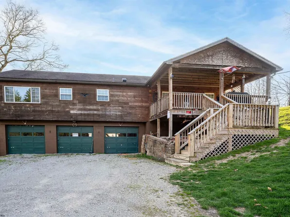 576 Weaver Mill Rd, Smithfield, PA 15478