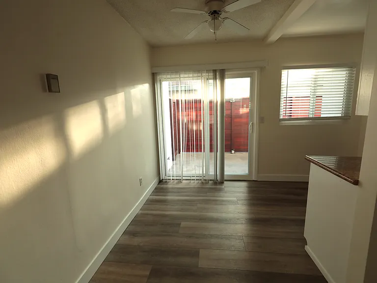 kitchen & dining room area