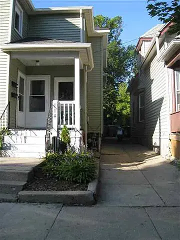 Building Photo - 114 S Bassett St #1