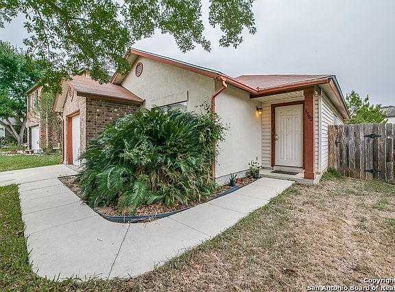 2nd image of 5502 Champions Hill Dr