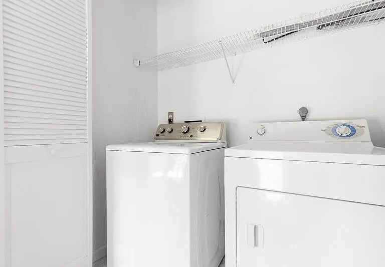 11121 Oxford Ter — Photo 14
