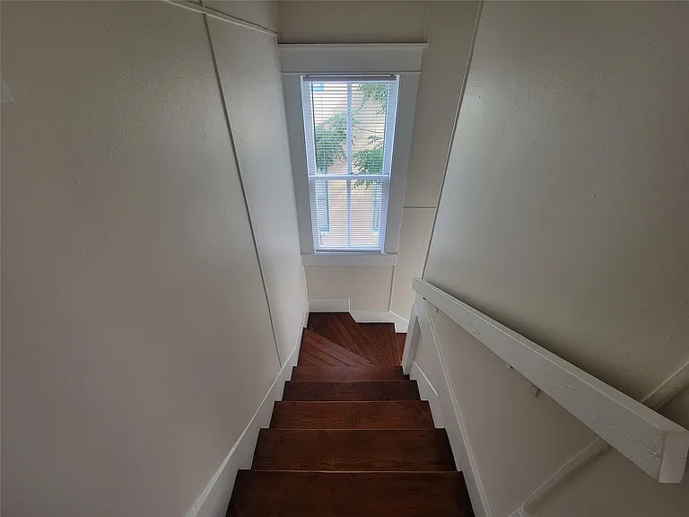 2221 35th St #2 — Photo 12
