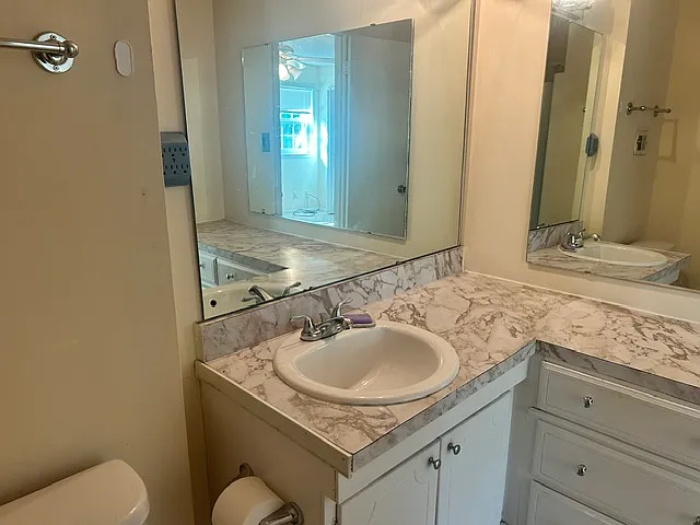 2 bed, 2.5 bath, 1368 sqft, $1,495 — Photo 2