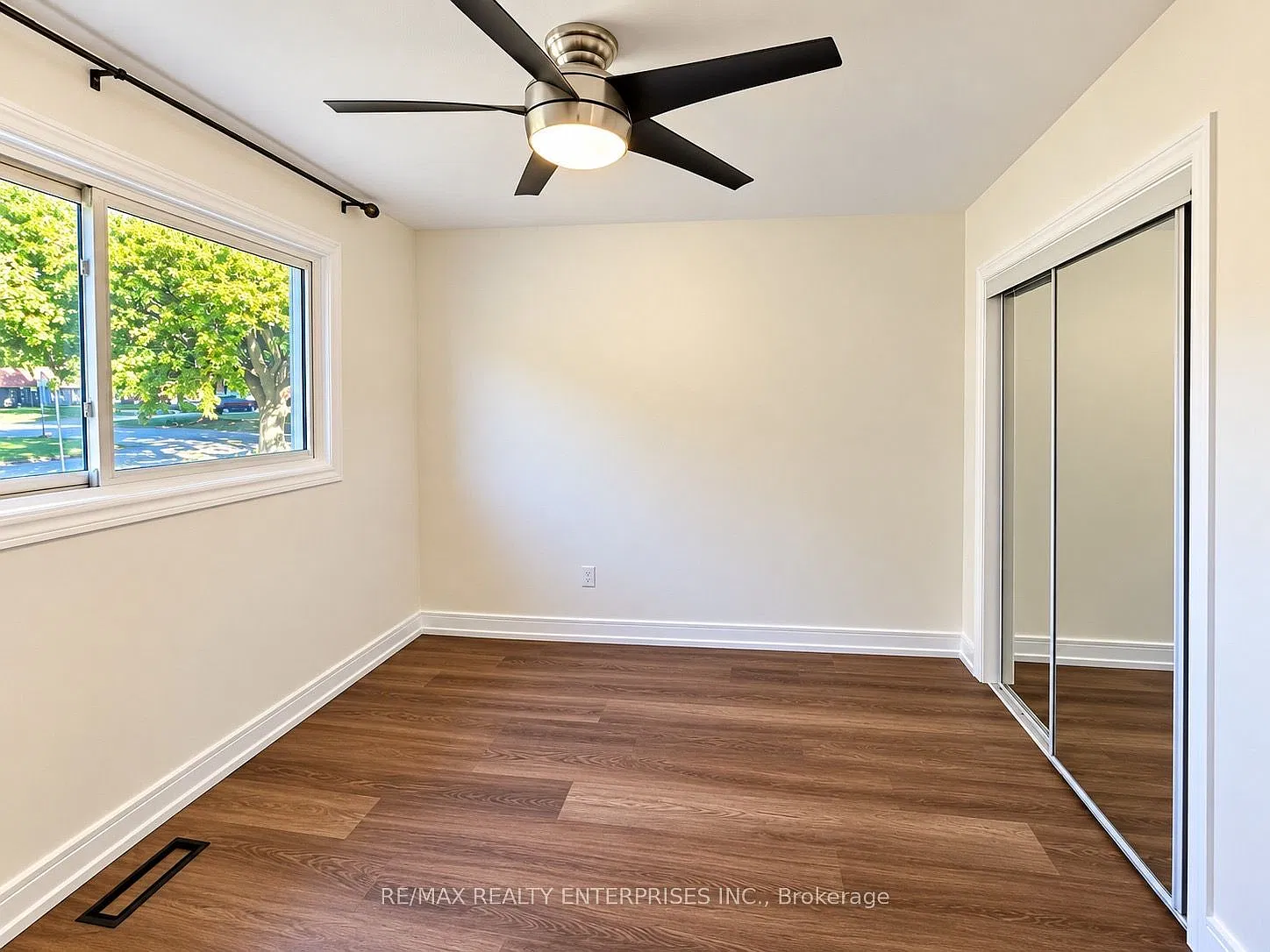 3 bed, $2,450 — Photo 4