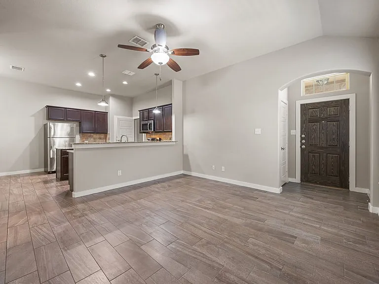 574 Creekside Frst — Photo 4