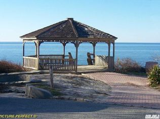 23 Eight Bells Rd, Riverhead, NY 11901