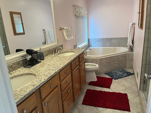 2nd image of 3022 Saratoga Dr #3022