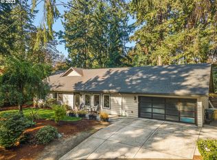 3195 Edgemont Rd, Lake Oswego, OR 97035