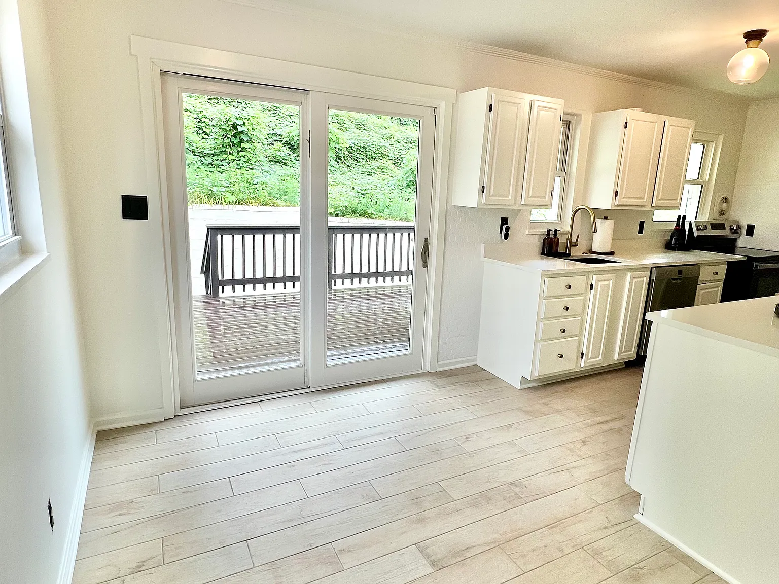 3 bed, 910 sqft, $4,000 — Photo 4