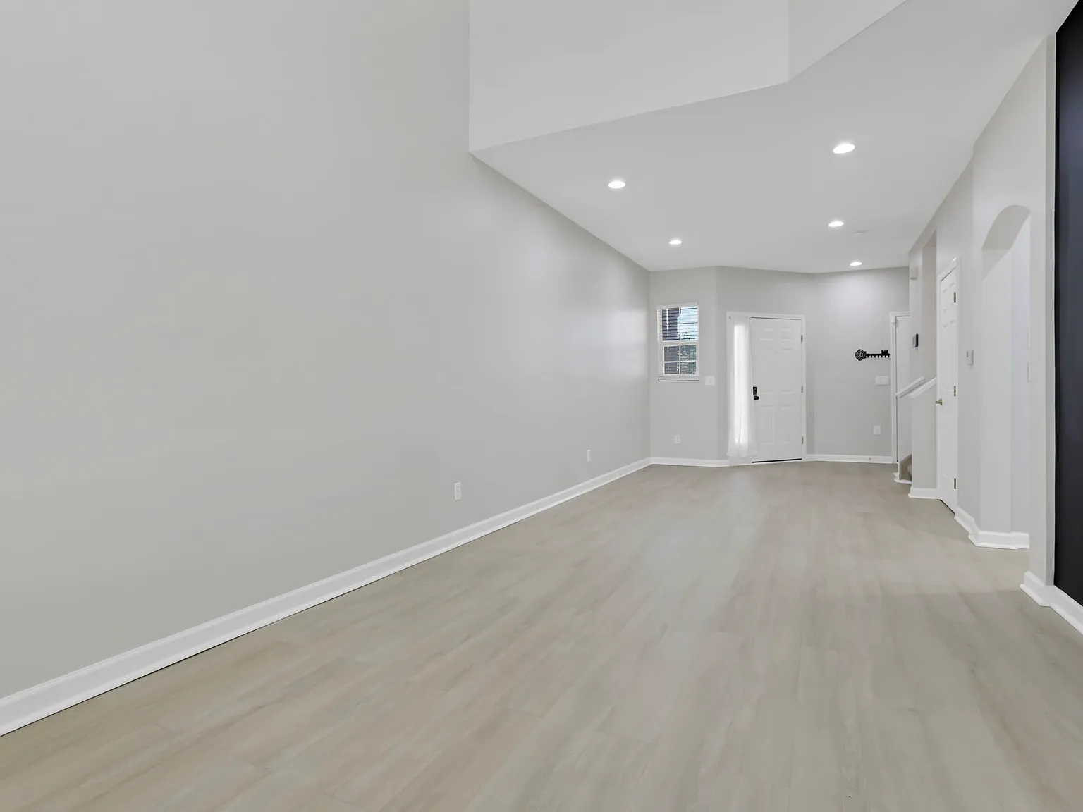 2 bed, 1508 sqft, $2,400 — Photo 1
