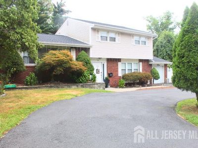 98 Ryders Ln, East Brunswick, NJ, 08816