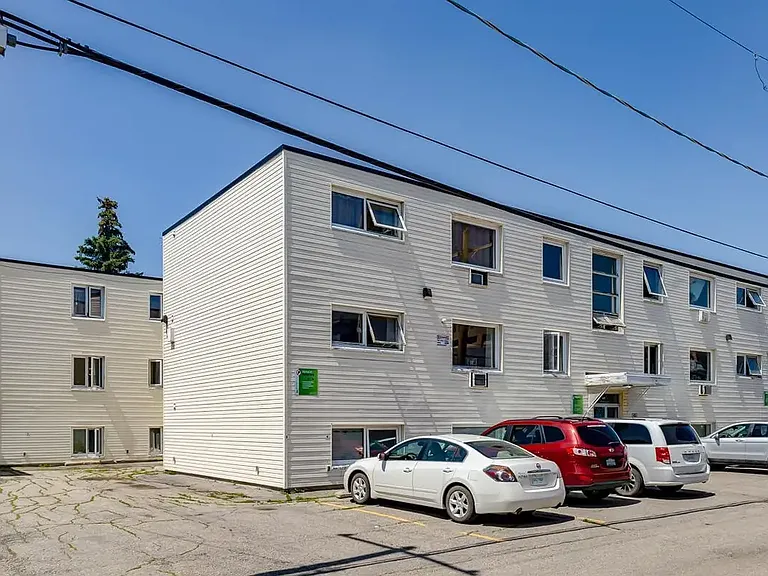 2131 Angus St — Photo 11